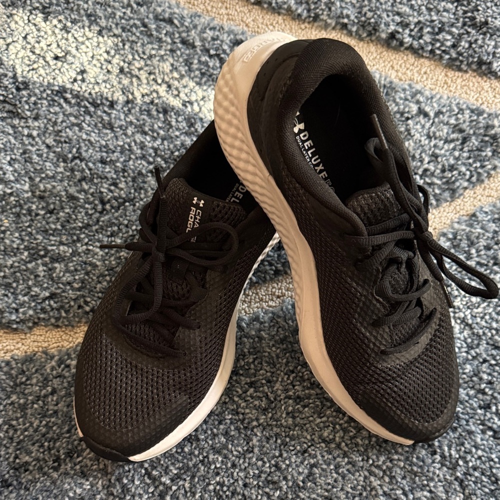 LIKE NEW…UA Charged Rogue 3024888 Black Athletic Sneakers with White Soles